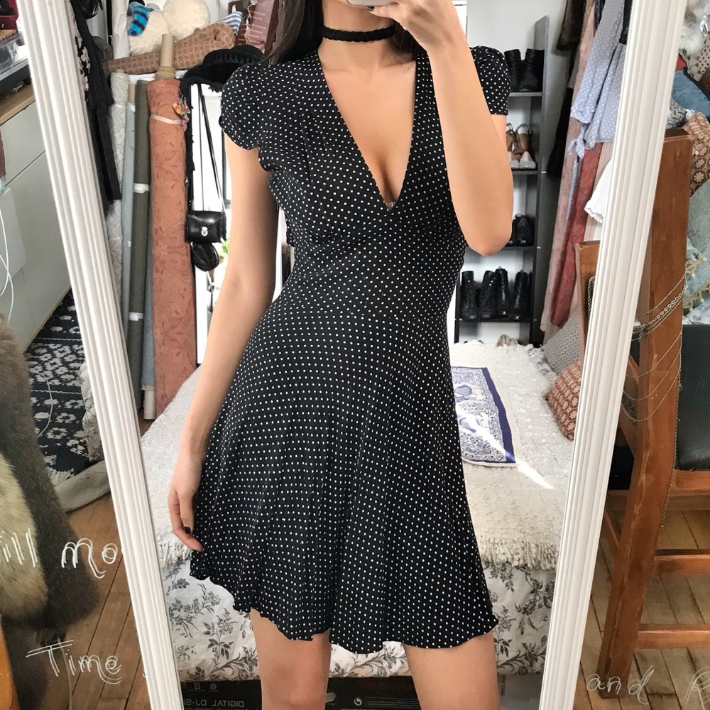 ❌SOLD❌ Reformation Macintosh Dotted Mini Dress XS - Picture 3 of 7